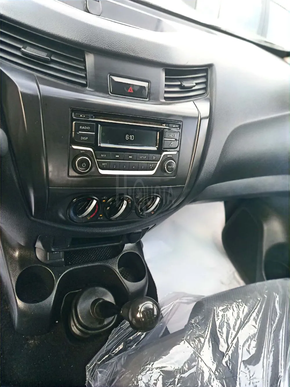 nissan navara 2020 4/2 for sale on HiQuota