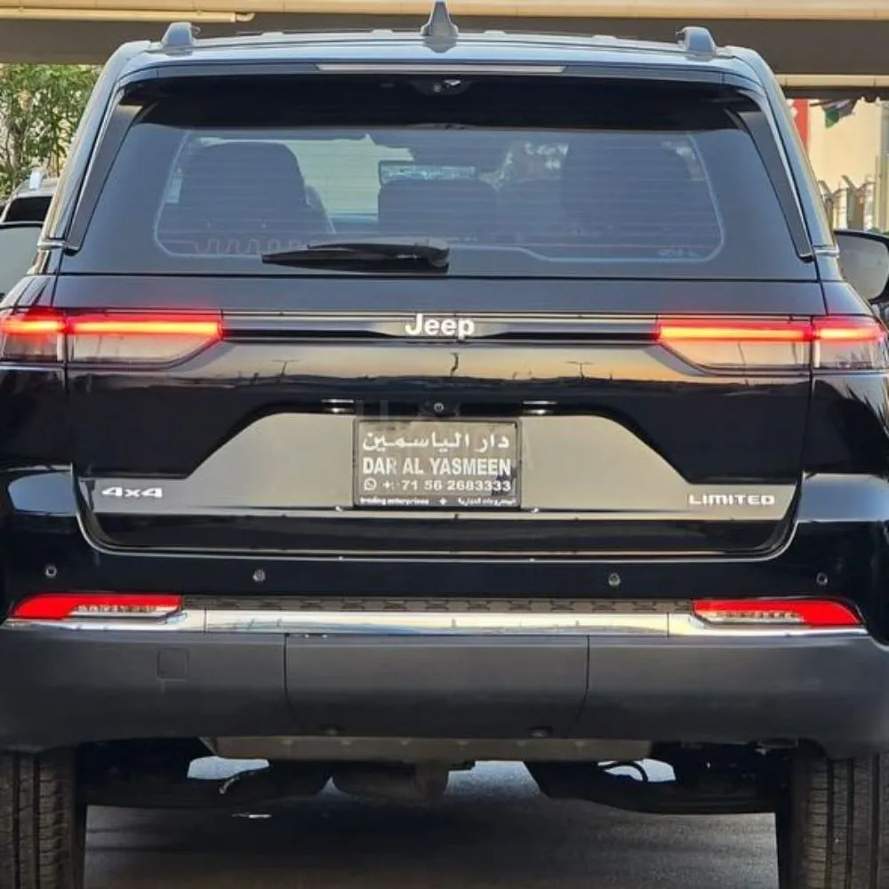 JEEP GRAND CHEROKEE LIMITED Model : 2023  Specs : GCC for sale on HiQuota