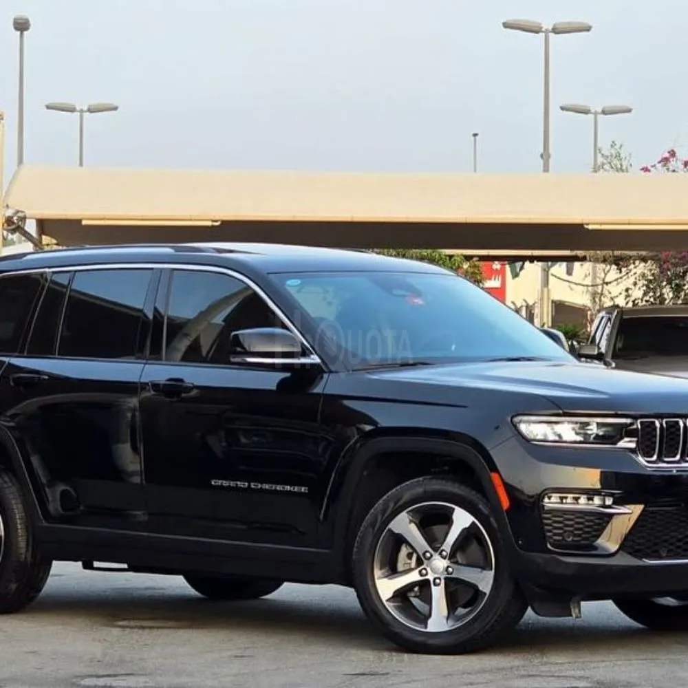 JEEP GRAND CHEROKEE LIMITED Model : 2023  Specs : GCC for sale on HiQuota