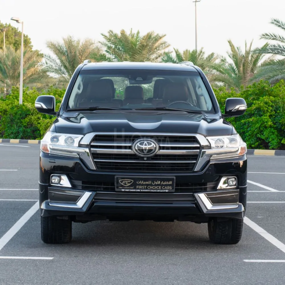 TOYOTA - LAND CRUISER VXR 5.7L GRAND TOURING - 2019  ر VXR 5.7L جراند تورينج - ٢٠١٩