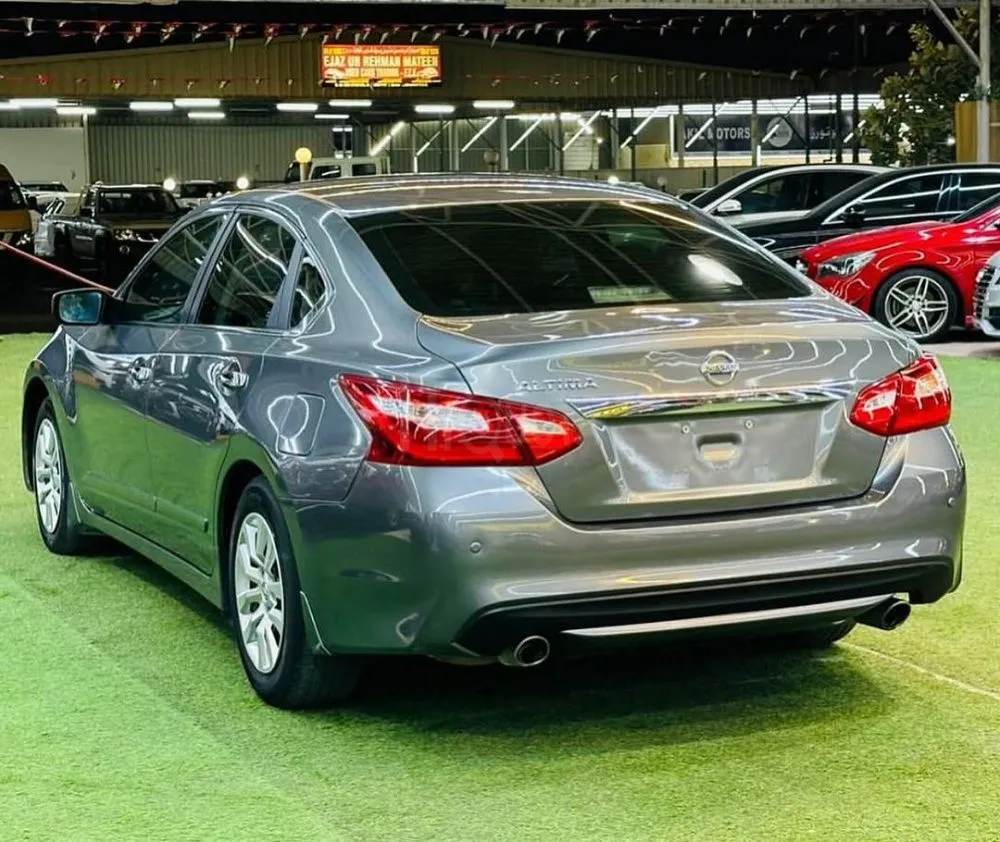 Nissan Altima SV model 2016 American specifications for sale on HiQuota