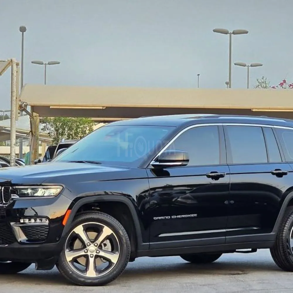 JEEP GRAND CHEROKEE LIMITED Model : 2023  Specs : GCC for sale on HiQuota