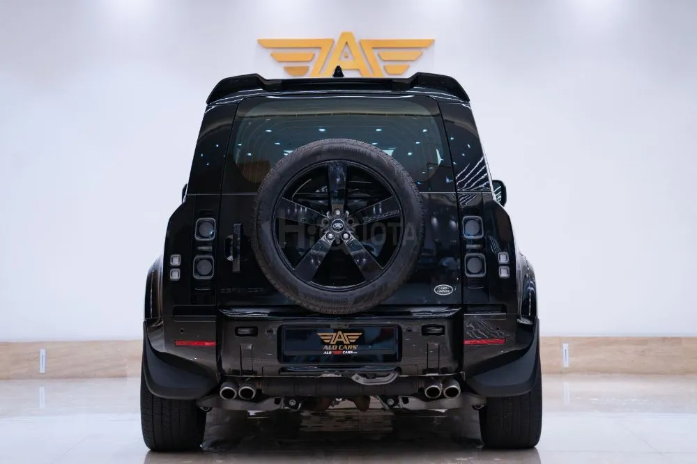 LAND ROVER DEFENDER P525 V8  Year 2023 Specs GCC for sale on HiQuota