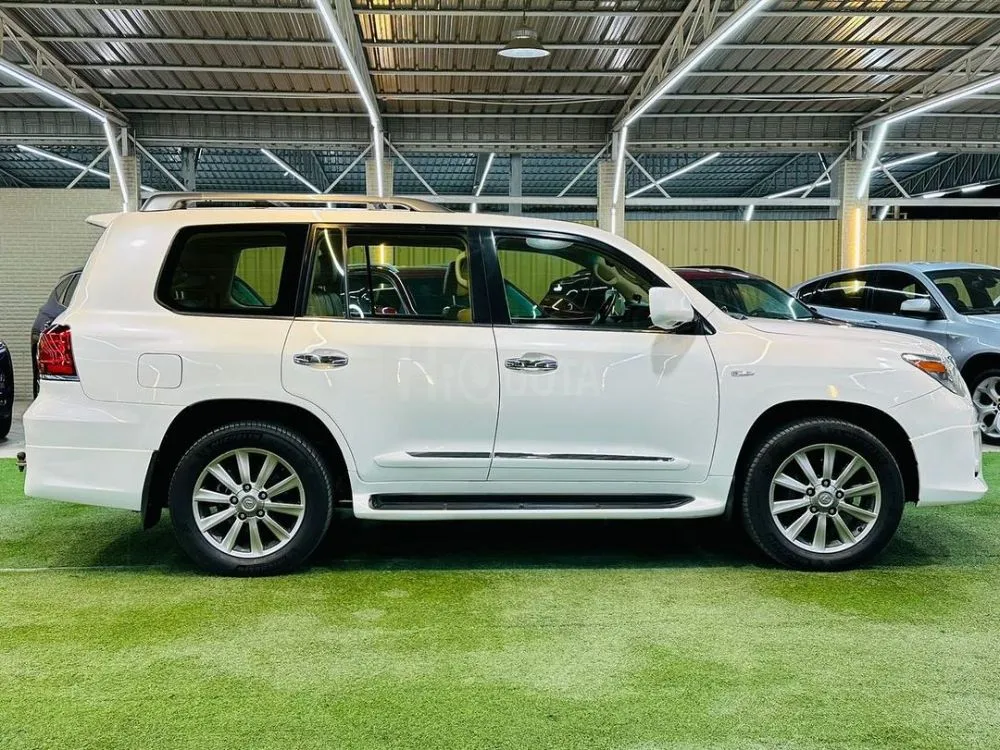 Lexus station wagon LX 570 2011, converted 2015, full option, Gulf, in excellent condition for sale on HiQuota