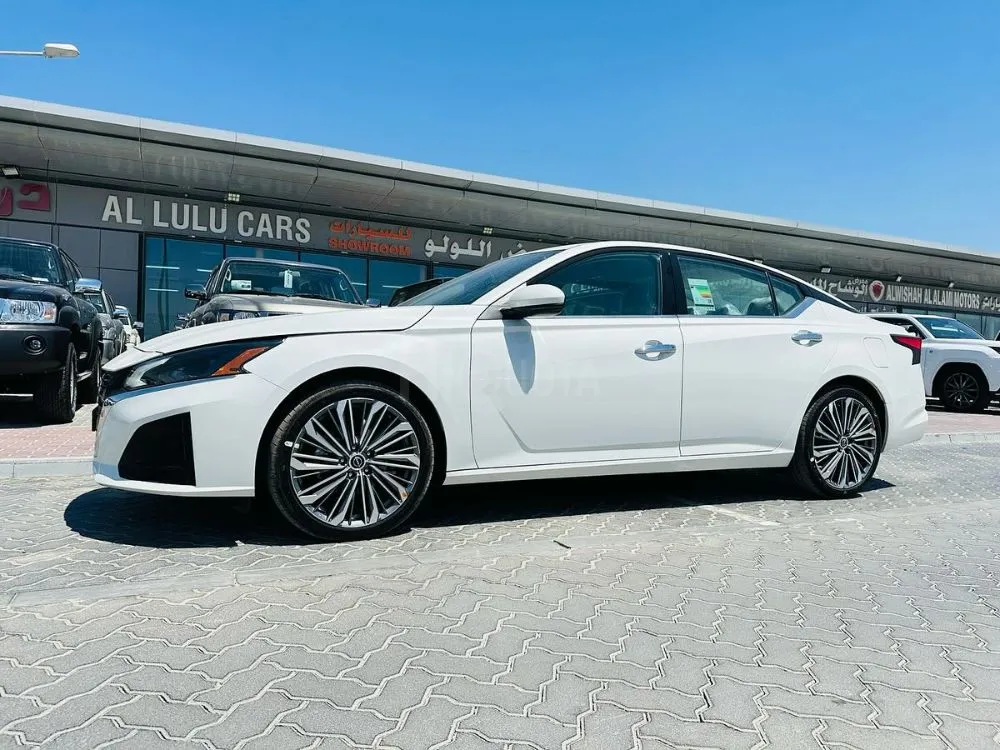 Nissan Altima SV  Model 2024  4 cylinder engine 2.5L for sale on HiQuota