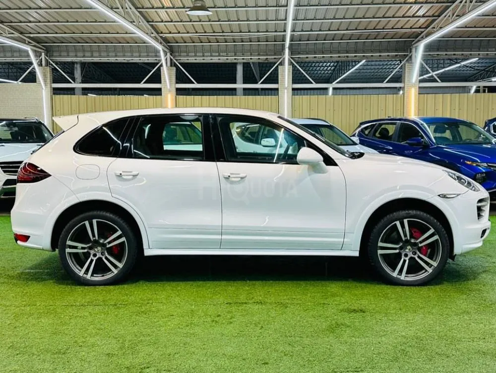 Porsche Cayenne GTS, 2013 GCC model, “agency paint,” in agency condition, without accidents, without faults for sale on HiQuota