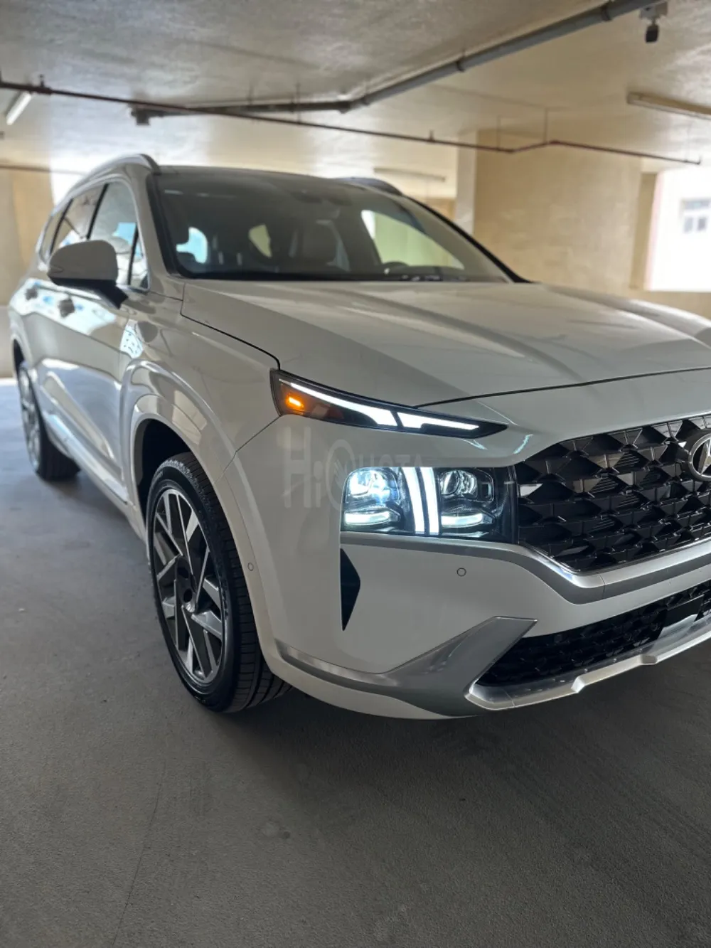 Hyundai Santa Fe 2023 full option for sale on HiQuota