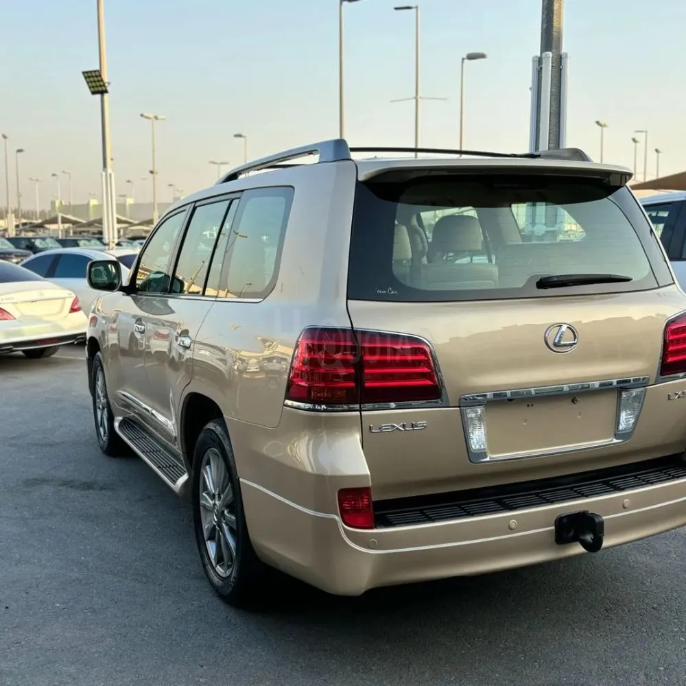 Lacquez station wagon 2011 Gulf, agency paint لاكزيز استيشن 2011 خليجي صبغ الوكاله for sale on HiQuota