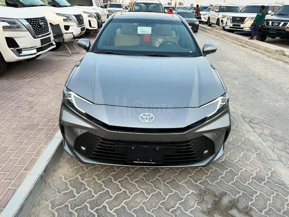 Toyota Camry XLE  Model 2025  4 cylinder 2.5 L engine for sale on HiQuota