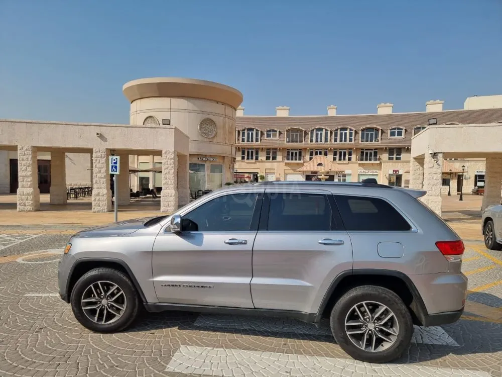 Jeep limited imported car first owner 2017 model full option for sale on HiQuota