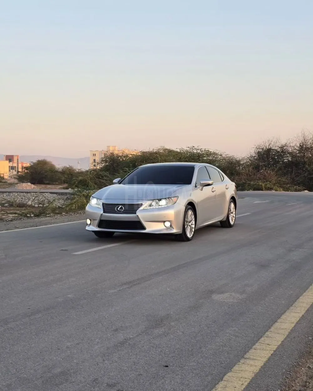 Lexus ES 350 (Clean Title)  2013