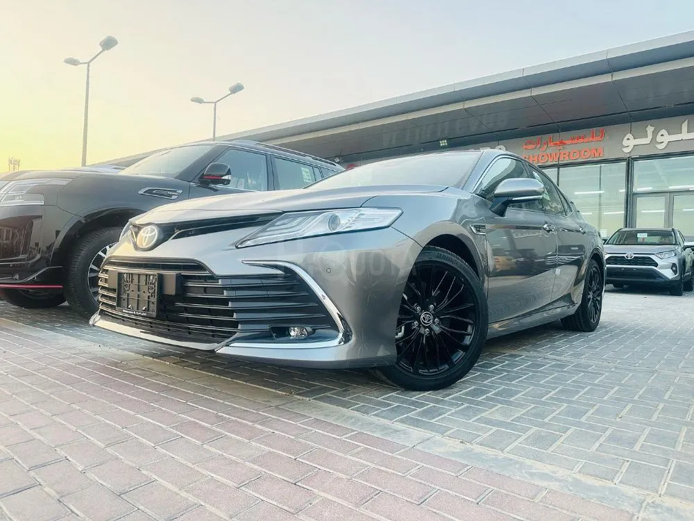 Toyota Camry Grand, 6-cylinder engine, model 2024, zero Al-Futtaim warranty for sale on HiQuota