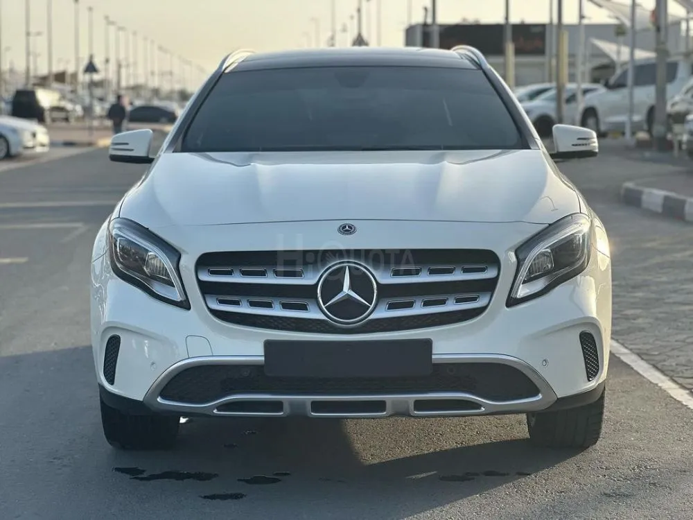 Mercedes 2017 GLA 250 The color inside is brown Agency dye panorama opener in agency condition for sale on HiQuota