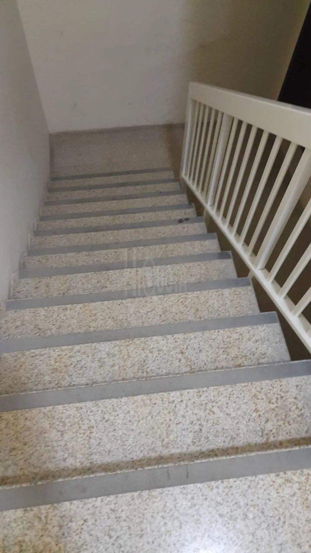 بناية سكنية للبيع