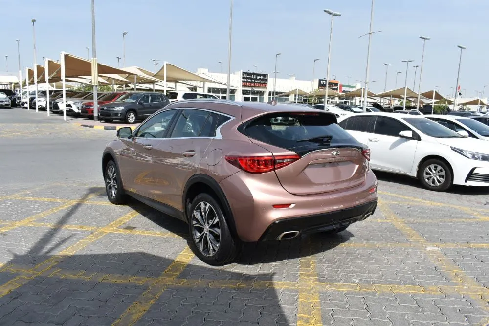 infiniti qx 30 american 4 Clyinder  american SPECS CAR