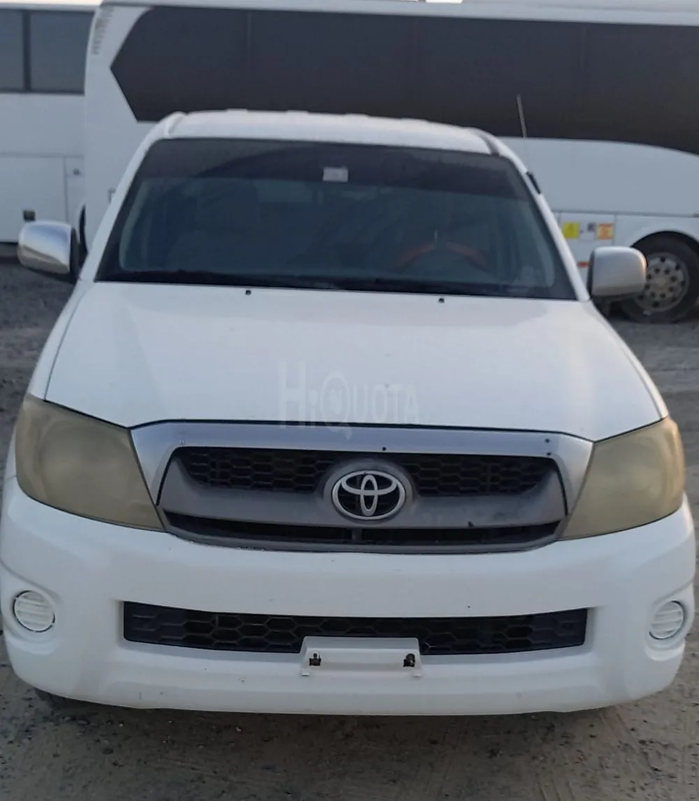 Toyota hilux diesel  model 2011..4x2   Gear manual window manual For sale Contact number for sale on HiQuota