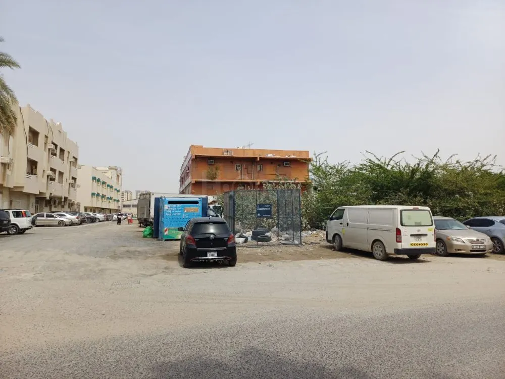 للبيع في الشارقة ارض  صناعية ( منطقة  النهدة )