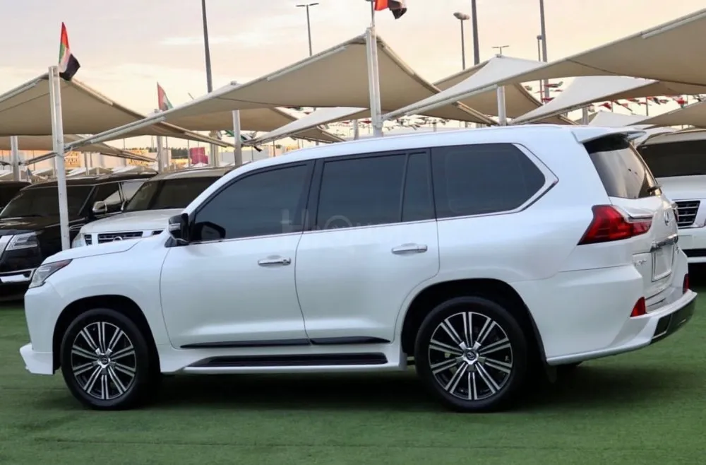 لكزس LX570 for sale on HiQuota