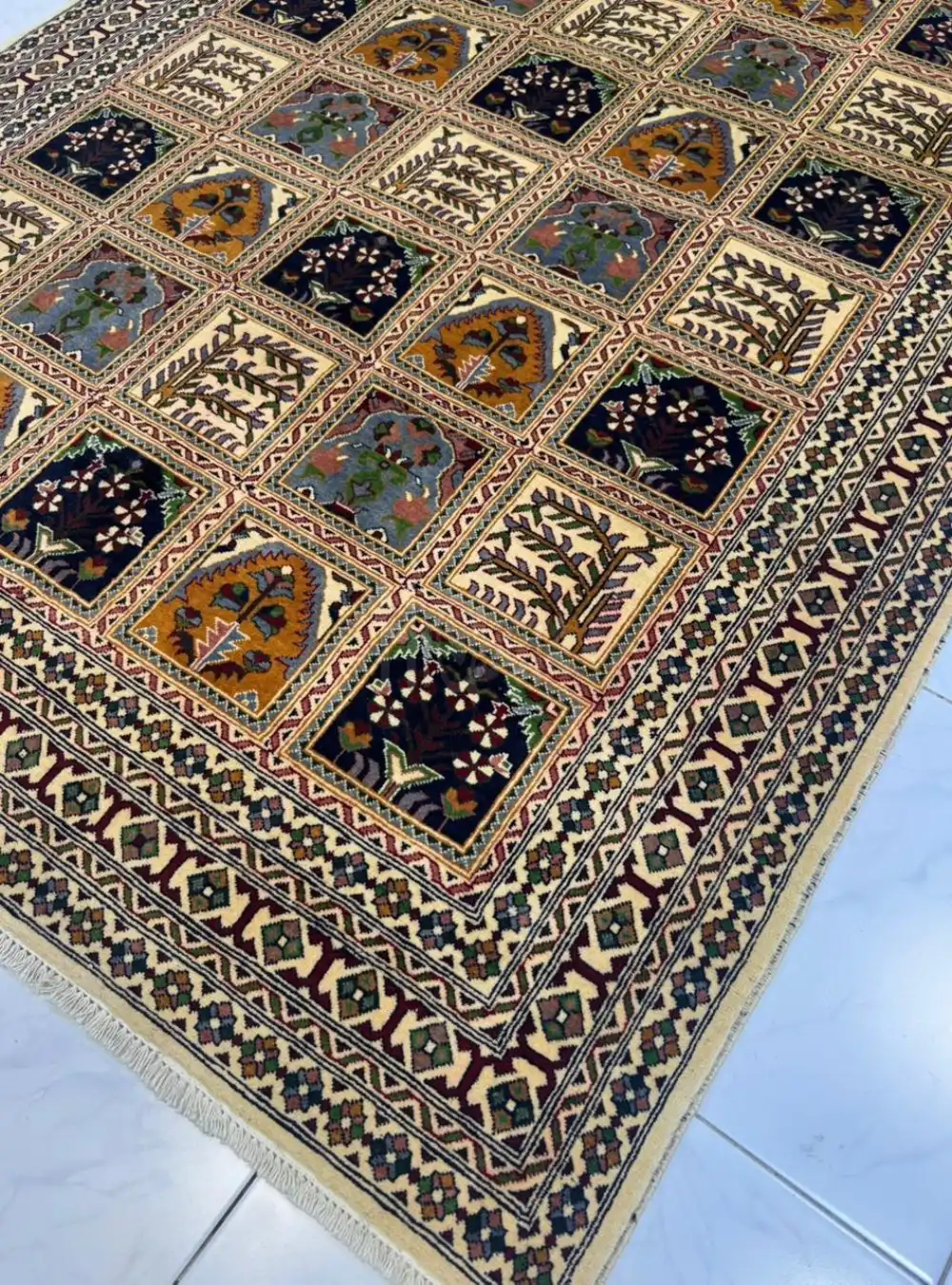Beautiful Handmade Afghani 4 season design carpet