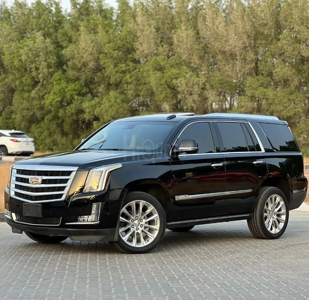 CADILLAC ESCALADE PREMIUM V8 6.2L - 2018 - GCC SPECS