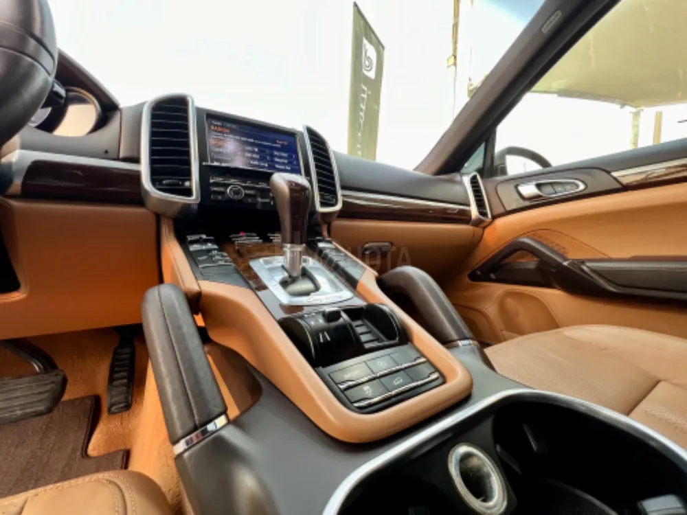 PORCH CAYENNE 2013 G.C.C PERFECT CONDITION for sale on HiQuota