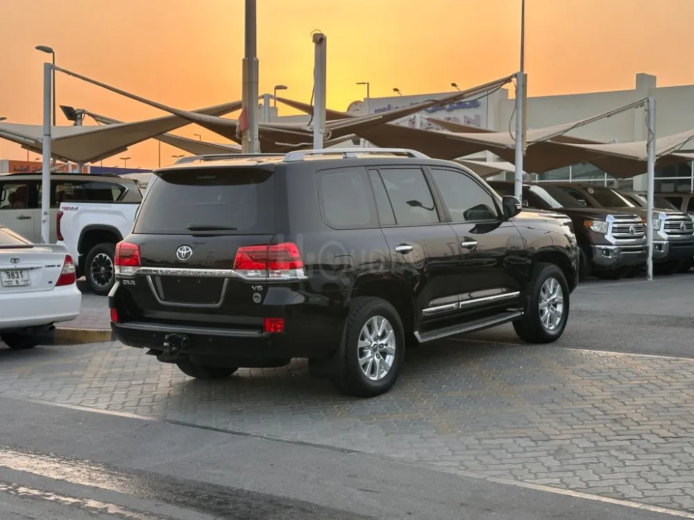 TOYOTA Land Cruiser 2019 GCC Specs GXR for sale on HiQuota