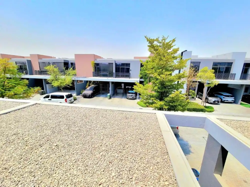 🏡 تاون هاوس مميز للبيع/للإيجار في مسار – غرفتين فقط!