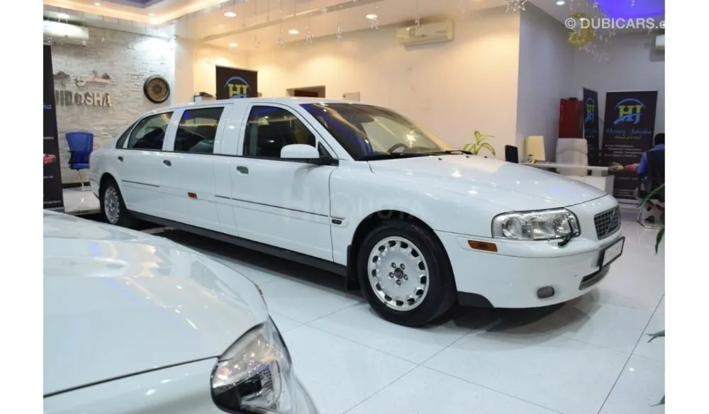 Volvo S80 EXCELLENT DEAL for our Volvo S80 2.9 LIMOUSINE! ( 2004 Model! ) in White Color! GCC Specs for sale on HiQuota