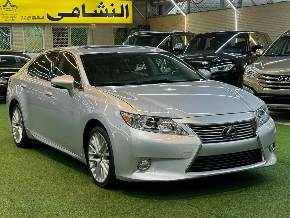 Lexus ES350, 2013 model, American specifications, in excellent condition for sale on HiQuota