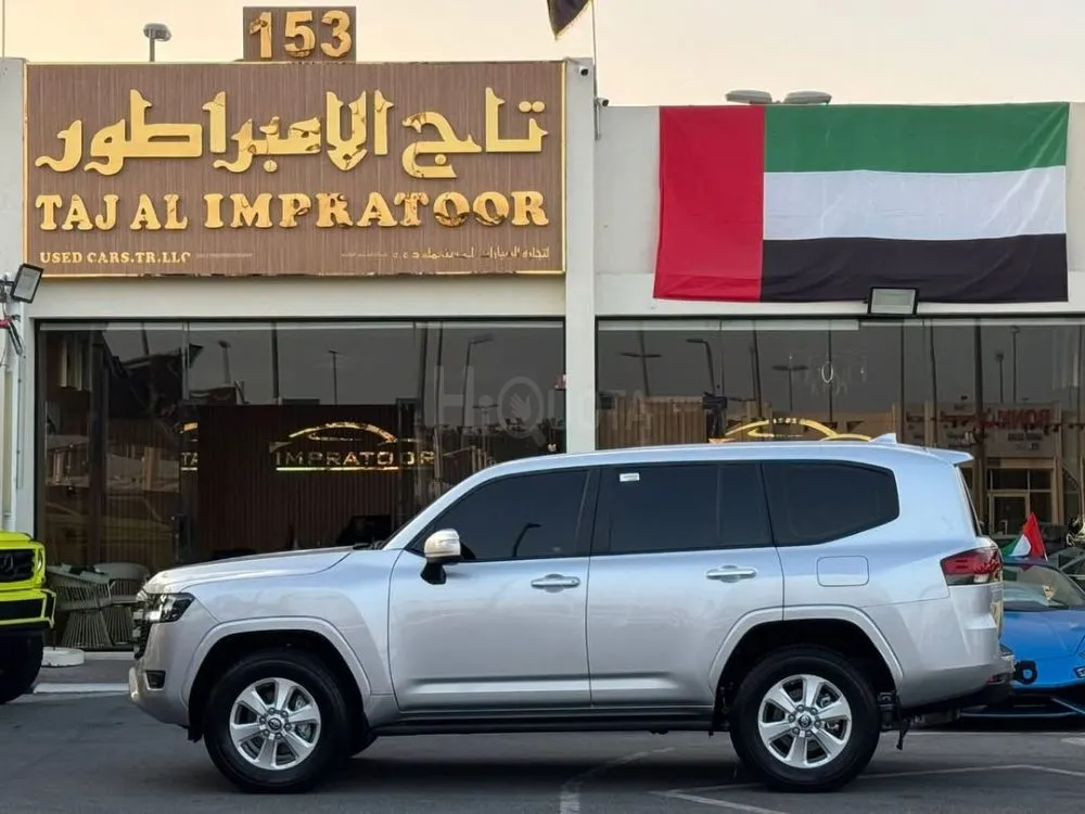 TOYOTA LAND CRUISER 2024 EXR GCC V6 FIRST OWNER FREE ACCIDENT NEW CAR FULL SERVICE HISTORY FROM ALFUTAIM SUNROOF 7 SEATS RADAR ORGINAL KEYS  FREEZER REAR CAMERA