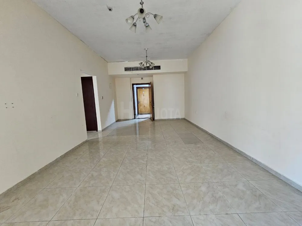 بلكونة مساحة -على مخرج دبى - مساحة واسعة -تشطيب سوبر لوكس -غرفة وصالة للايجار السنوى بالمجاز3