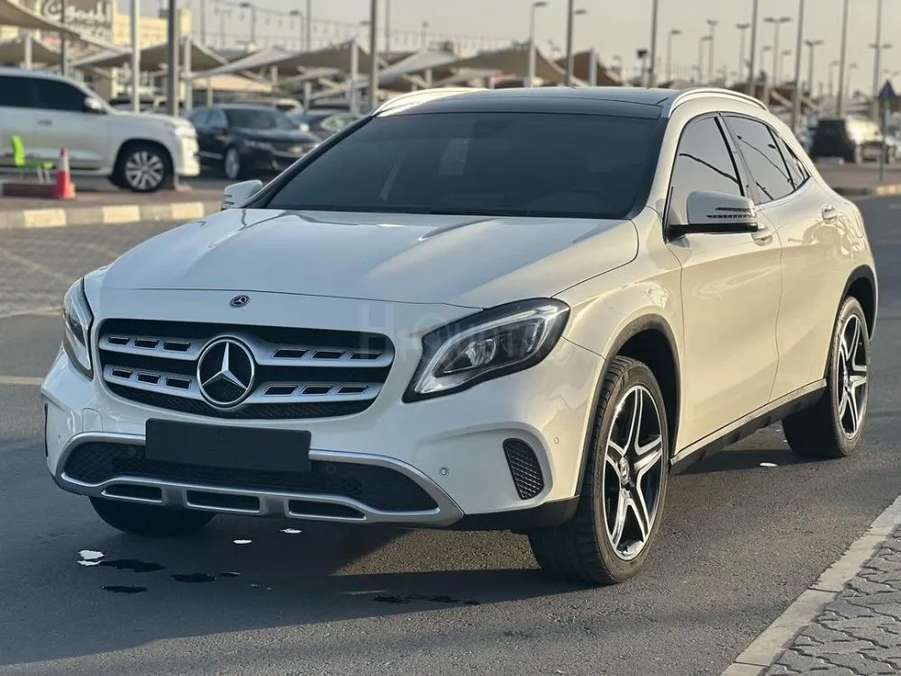Mercedes 2017 GLA 250 The color inside is brown Agency dye panorama opener in agency condition for sale on HiQuota