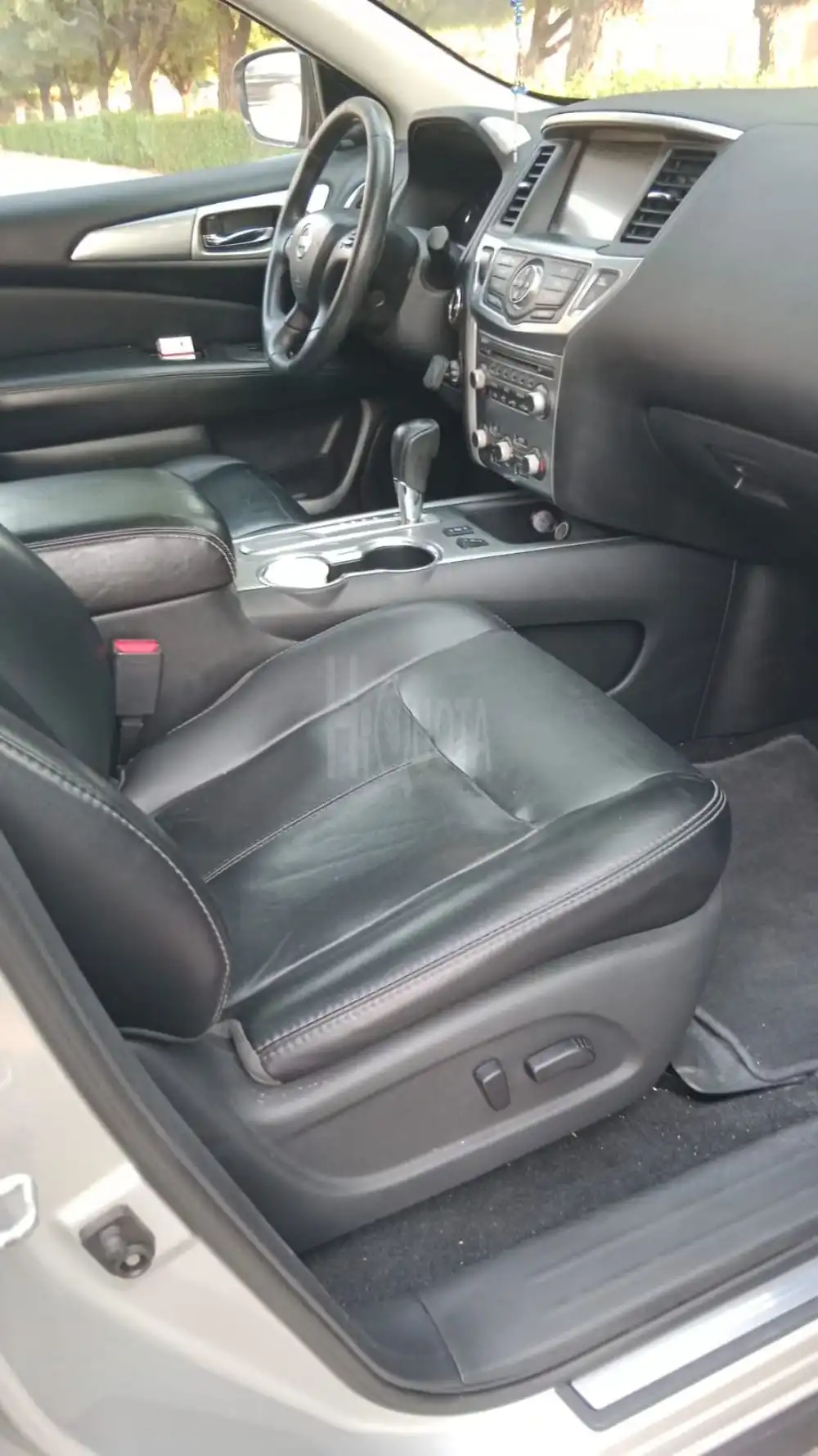 Nissan pathfinder 2017 American for sale on HiQuota