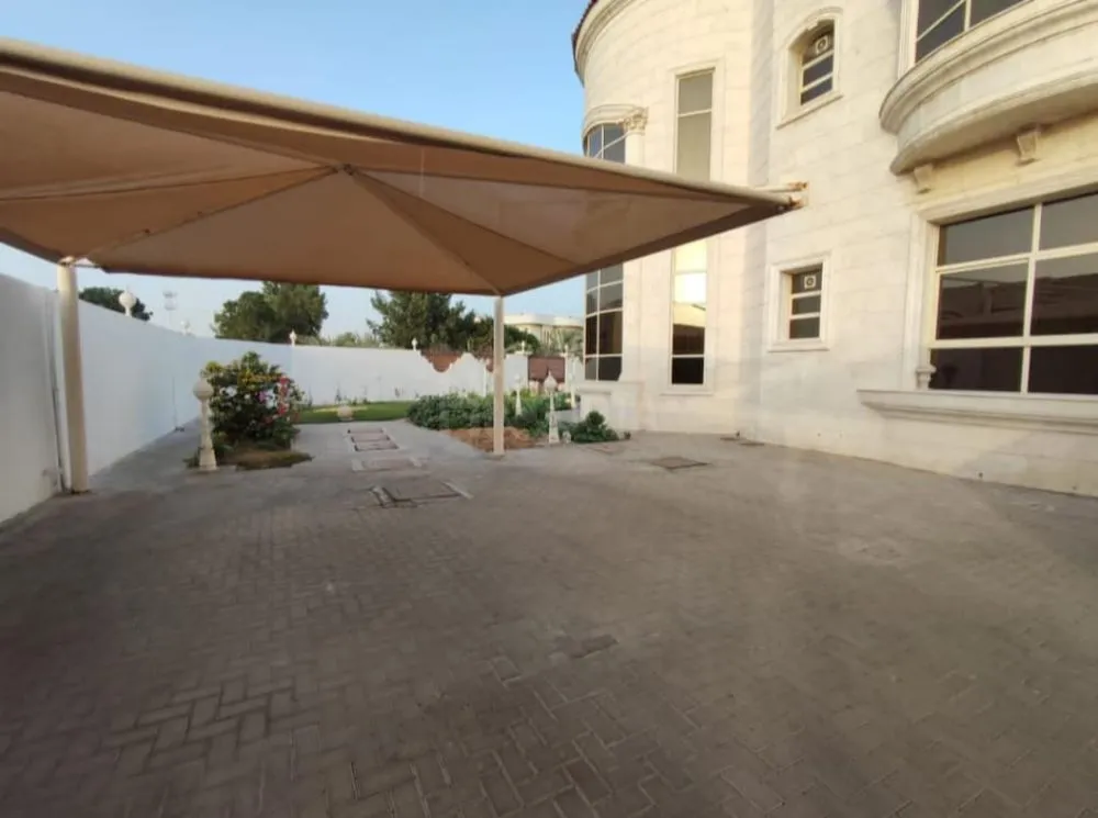 للبيع فيلا في منطقة القرائن 2